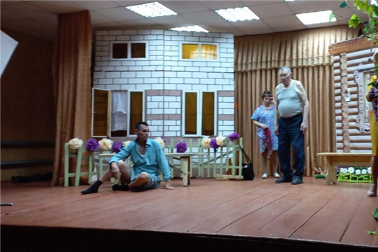 Ибресинский народный театр «Ваш выход» продолжает гастроли по Ибресинскому району 
