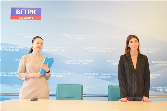 Министр Кристина Майнина вручила сотрудникам ГТРК «Чувашия» ведомственные награды