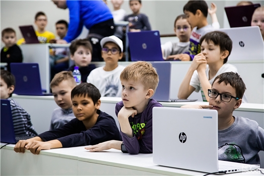 Юные программисты Чувашии приняли участие в Городском хакатоне по программированию «Разработка игр»