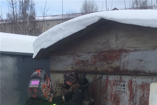 В Чебоксарах продолжают сносить незаконно установленные гаражи