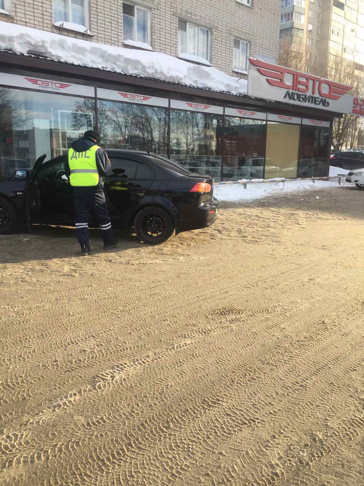 Парковка автомобиля в неположенном месте влечет собой штраф и недовольство  горожан | Управа по Калининскому району администрации города Чебоксары