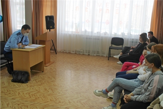 Помощник прокурора Калининского района Артём Карлинов провёл встречу-беседу с воспитанниками Чебоксарского центра для детей-сирот и детей, оставшихся без попечения родителей