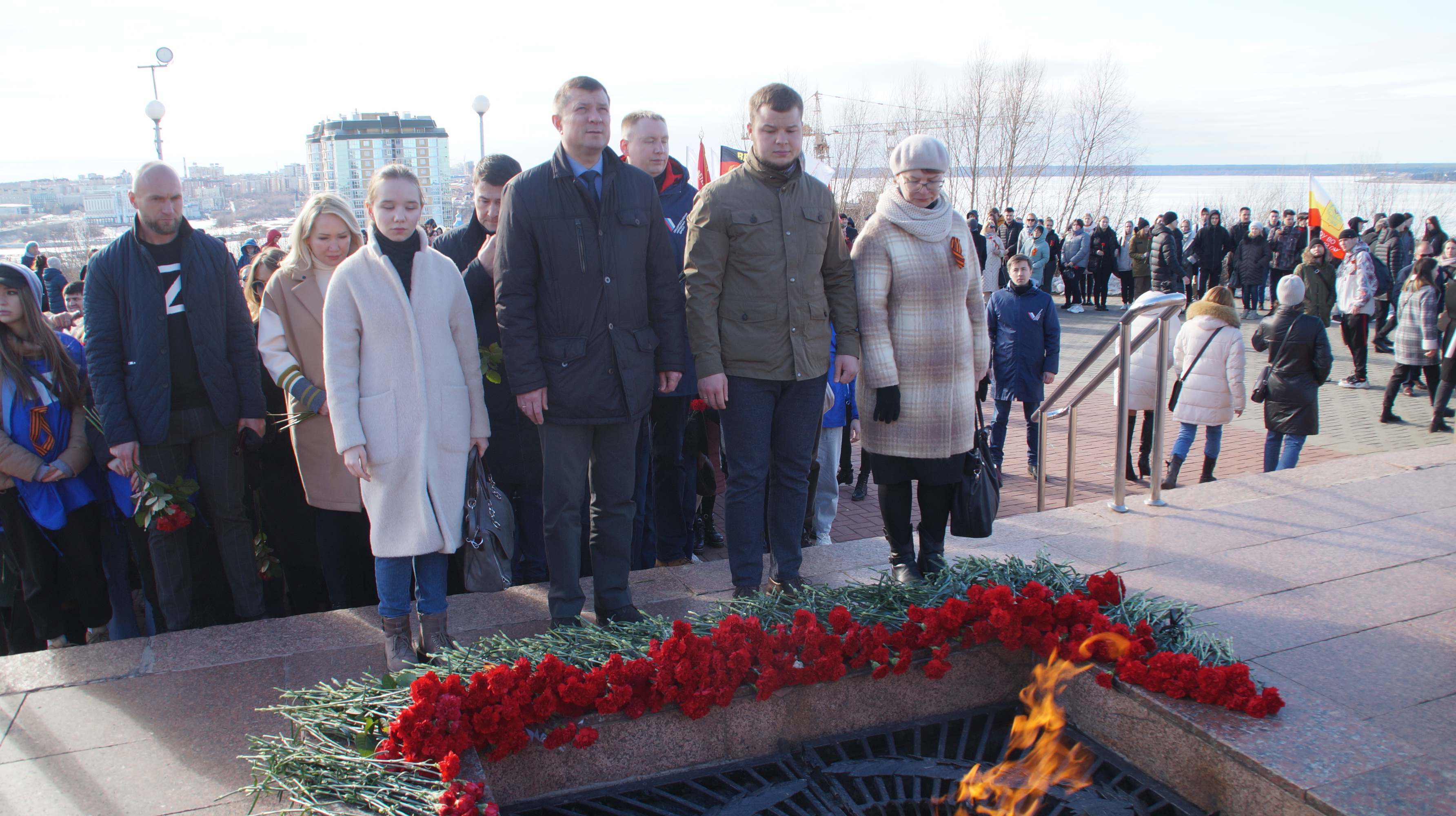 В Чебоксарах возложили цветы в память о погибших в ходе спецоперации  военнослужащих ВС РФ | Управа по Калининскому району администрации города  Чебоксары