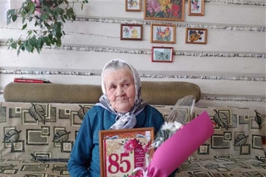 Судьбы ее простое полотно