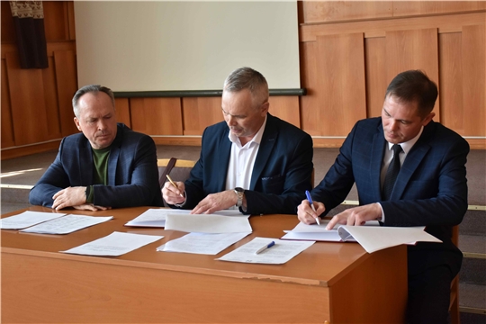 Собрание депутатов Козловского района назначило на должность главы администрации района Алексея Людкова