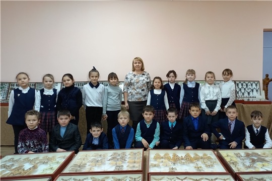 Учащиеся 3 «В» класса МАОУ «Красночетайская СОШ» посетили краеведческий народный музей