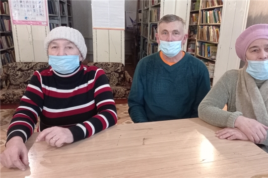 В Атнарской сельской библиотеке прошел час мужества «Героями сильна Россия»