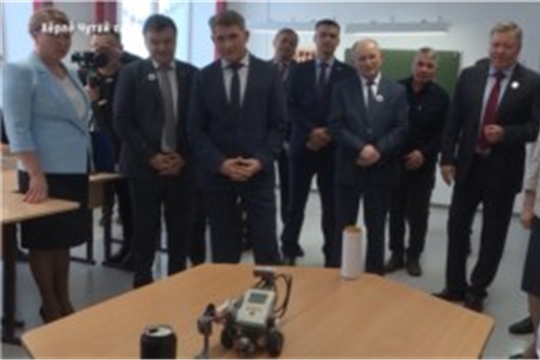 Ĕçлĕ çулçӳревпе