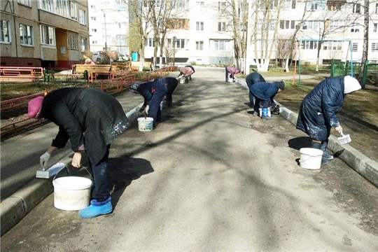 Чистый четверг: в Чебоксарах продолжаются весенние субботники