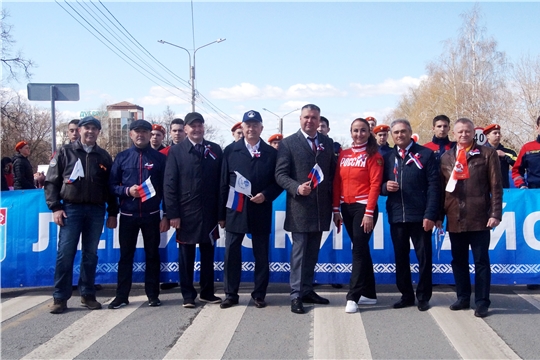 Трудовые коллективы Ленинского района г. Чебоксары приняли участие в праздничном шествии, посвященном Дню Весны и Труда