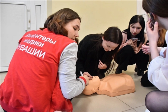 В Чебоксарах прошли соревнования по первой помощи для школьников