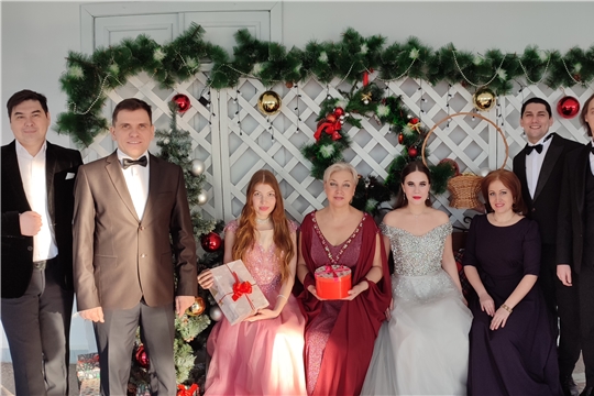 Артисты Чувашского театра оперы и балета поздравляют жителей республики с Новым годом и Рождеством