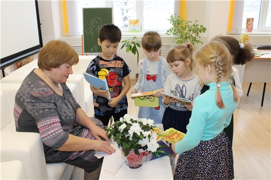 В детско-юношеской библиотеке состоялась презентация сборника стихотворений поэтессы Раисы Воробьевой