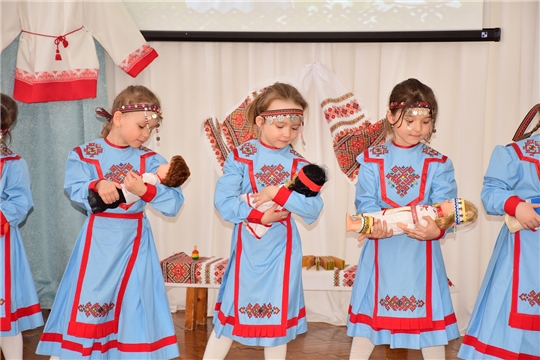 Информационный час «Сокровищница культуры и традиций чувашского народа» прошел в рамках недели чувашского языка
