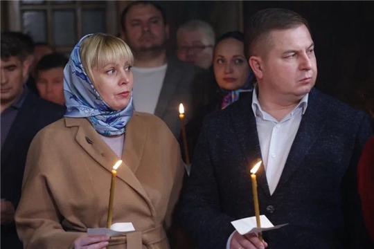 Светлана Каликова приняла участие в торжественном Пасхальном богослужении