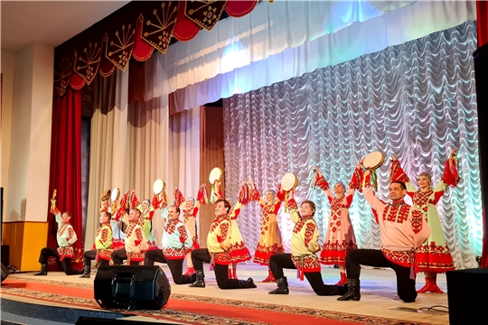 Чувашский госансамбль песни и танца подвел итоги месячника, посвященного чувашскому языку 
