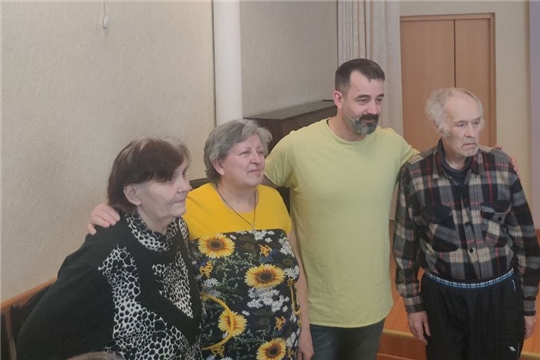 Дмитрий Певцов встретился с прибывшими в Чувашию переселенцами с Донбасса