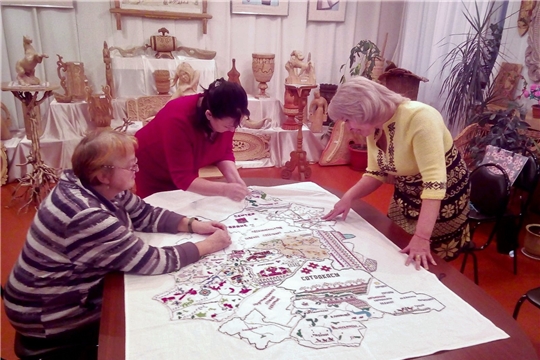 Ко Дню чувашской вышивки готовится вышитая карта Моргаушского района