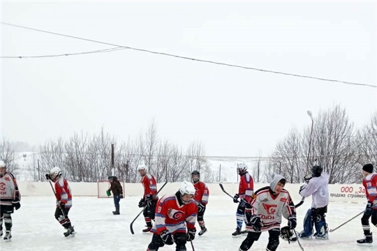Турниром по хоккею с шайбой памяти М.Кожакова в Моргаушском районе открылся хоккейный сезон