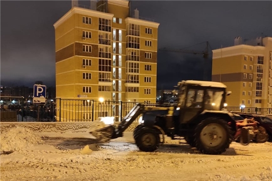 Жилищно-коммунальный блок г. Чебоксары вышел на уборку снега