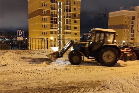 Жилищно-коммунальный блок г. Чебоксары вышел на уборку снега