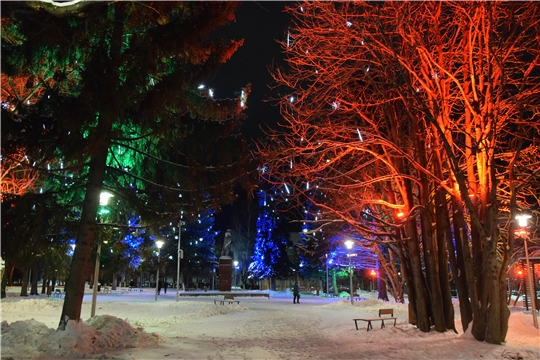 Во второй декаде декабря в городе Чебоксары завершится новогоднее оформление дворовых и общественных пространств