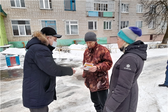 В жилом секторе г. Чебоксары продолжается работа по профилактике пожарной безопасности