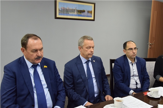 Вопросы по капитальному ремонту школ Московского района г. Чебоксары и программе формирования комфортной городской среды обсудили с депутатами Государственного Совета Чувашской Республики