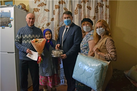 Матвееву Алекониду Павловну поздравили с 90-летним юбилеем