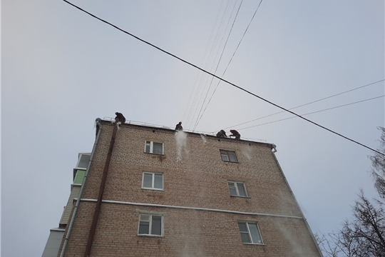 Система жилищно-коммунального хозяйства г. Чебоксары продолжает работу по уборке снега