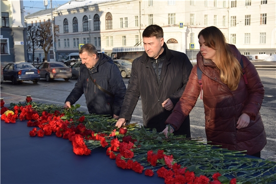 Жители Чебоксар выразили соболезнования жителям Донецка