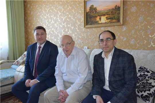 Преемственность поколений: руководителю администрации Московского района г. Чебоксары (1991-1996 гг.) исполнилось 85 лет
