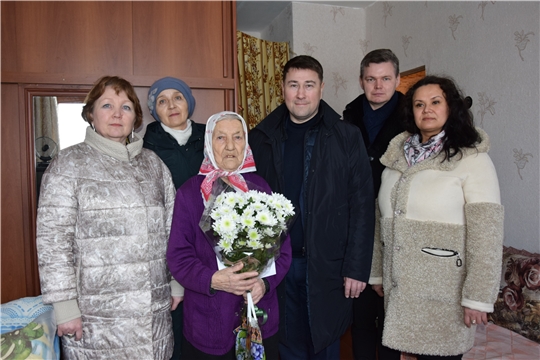 Жительница деревни Чандрово Пелагея Димитриева в день своего 90-летия получила поздравительный адрес от руководства страны