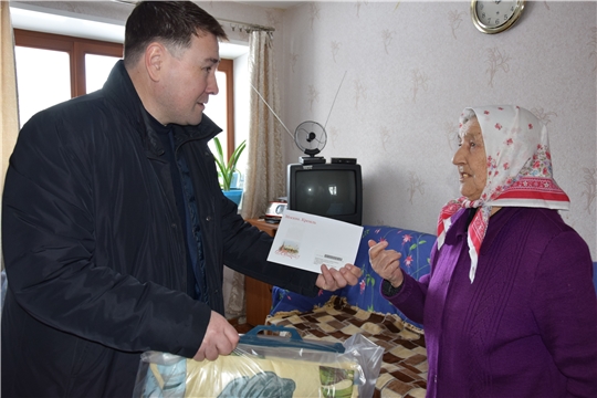 Жительница деревни Чандрово Пелагея Димитриева в день своего 90-летия получила поздравительный адрес от руководства страны