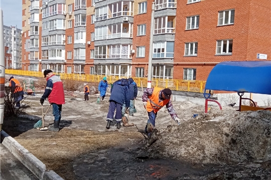 Первыми на экологические мероприятия вышли сотрудники управляющих компаний г. Чебоксары