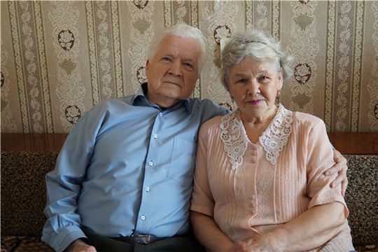«Золотое» свидетельство о заключении брака получила семья Егоровых в честь 50-летия совместной жизни