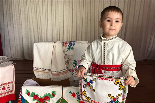Все образовательные учреждения Чувашии присоединились к празднованию Дня чувашской вышивки