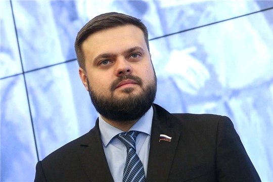 Артём Туров, заместитель председателя Комитета Государственной Думы по делам СНГ, евразийской интеграции и связям с соотечественниками: в учебниках из школьных библиотек освобожденной Волновахи жители ЛДНР названы террористами