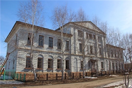 На приеме граждан у Депутата Госдумы РФ Аллы Салаевой прозвучал вопрос реставрации здания Порецкой учительской семинарии