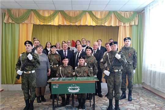 В преддверии Дня защитника Отечества в Напольновской школе состоялось открытие «Парты Героя»