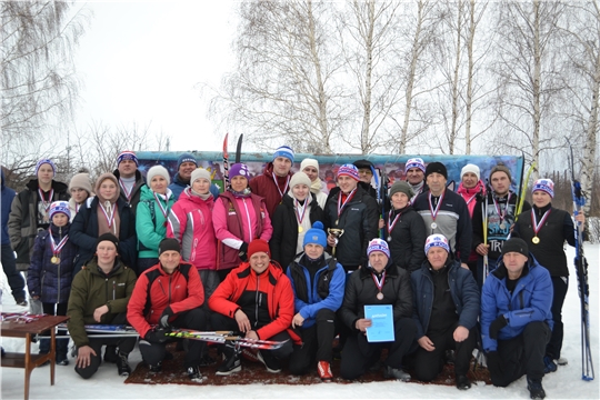 В рамках Дня зимних видов спорта в Порецком районе прошла Лыжня России-2022