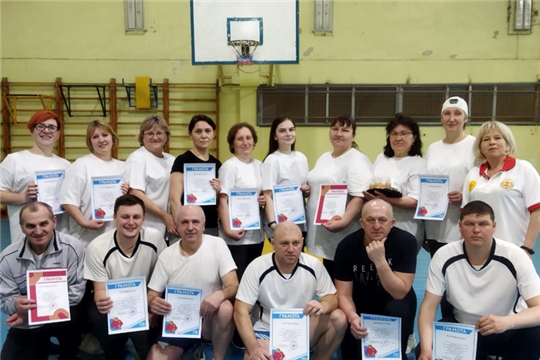 Педагогические коллективы Порецкого района приняли участие в муниципальном этапе Всероссийского физкультурно-спортивного комплекса ГТО