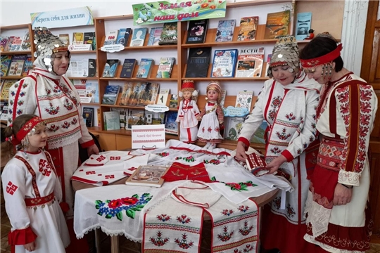 К Дню чувашской вышивки в культурно-досуговых учреждениях Шемуршинского  района  прошли самые разнообразные мероприятия