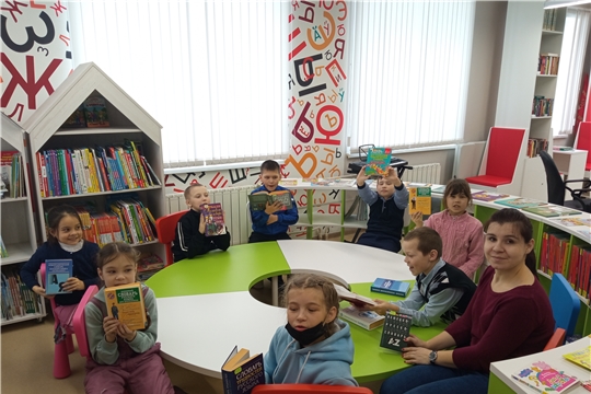 В Торханской сельской библиотеке для ребят младших классов прошел библиотечный урок «Словарь раскрывает секреты»