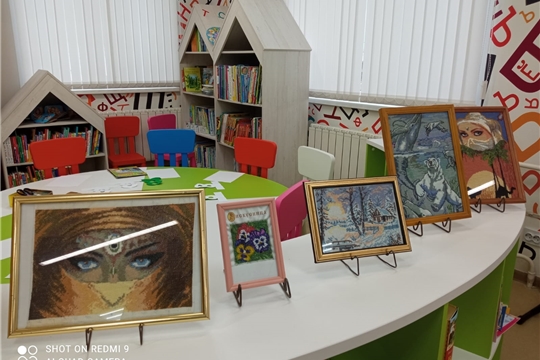 Торханская сельская библиотека приглашает посетить выставку вышитых работ Валентины Кулиш «Рукам работа – сердцу радость»