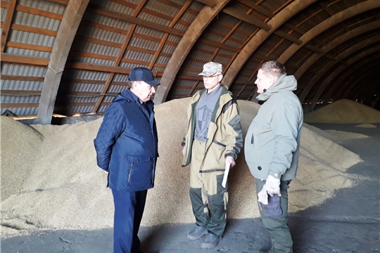 В сельскохозяйственных организациях и КФХ Шумерлинского округа продолжается подготовка к весеннее-полевым работам