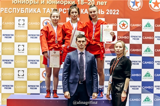 Самбисты Чувашии завоевали шесть медалей первенства России