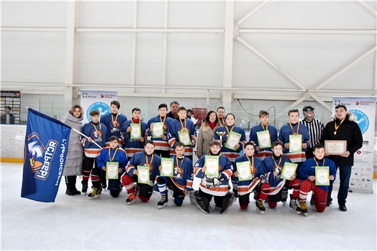 Хоккейная команда «Ястребы» выиграла путевку на Всероссийский этап соревнований «Золотая шайба»