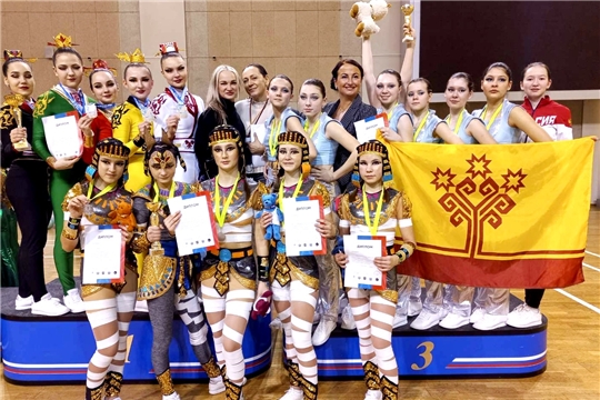 Сборная Чувашии по фитнес-аэробике вернулась с медалями чемпионата и первенства Поволжья