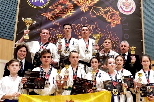 Сборная Чувашии по киокусинкай вернулась с медалями чемпионата и первенства Поволжья